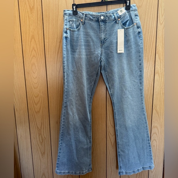 No Boundaries Denim - No‎ Boundaries Light Wash Boot Cut Jeans - Women's